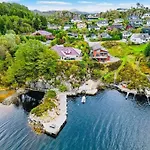 Waterfront W/boat&kayaks. 15min From Bergen 别墅
