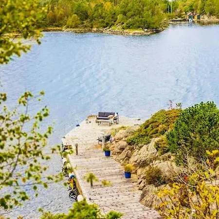 Waterfront W/boat&kayaks. 15min From Bergen
