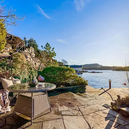 Waterfront W/boat&kayaks. 15min From Bergen 빌라