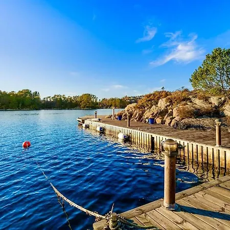 Waterfront W/boat&kayaks. 15min From Bergen * Foldnes