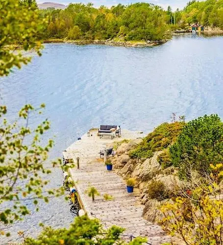 Waterfront W/boat&kayaks. 15min From Bergen