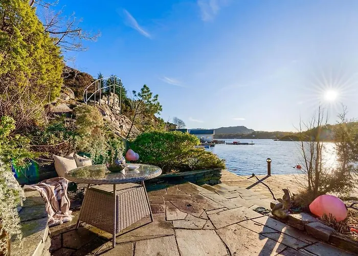 Waterfront W/boat&kayaks. 15min From Bergen Villa