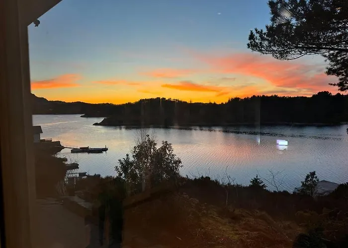 Waterfront W/boat&kayaks. 15min From Bergen Villa Foldnes