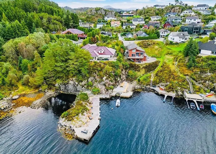 Waterfront W/boat&kayaks. 15min From Bergen Villa